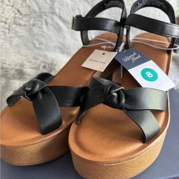 Universal Thread Ladies Heels/Wedges - Picture 4 of 11